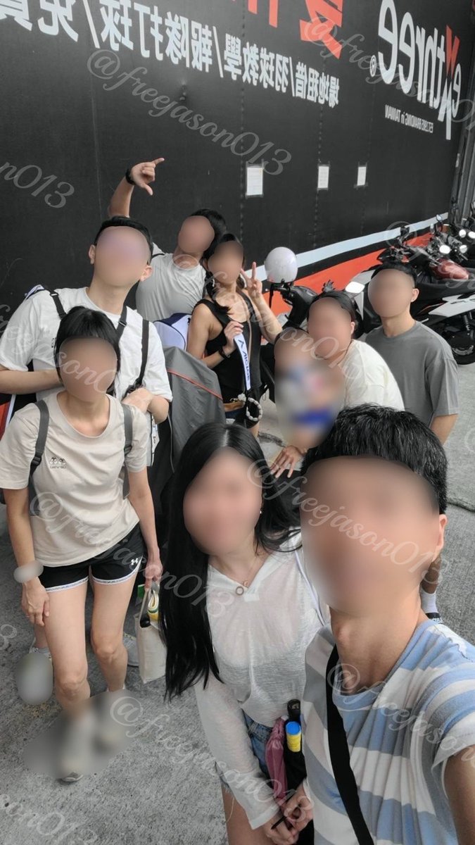 謝謝每一場的神隊友 也謝謝Carol的地板好夥伴<a href="/cookiecandy03/">新北情侶💑糖果餅乾🍬🍪</a> 

在球場上被<a href="/Grass0112/">草＆麥</a> 跟<a href="/as89010989/">燕麥薏仁</a> 輪番虐待 我們好快樂🥹

打完球後男男共浴的部份就不多加贅述了🚬

#快樂羽球局
#下次有人要一起打嗎☺️