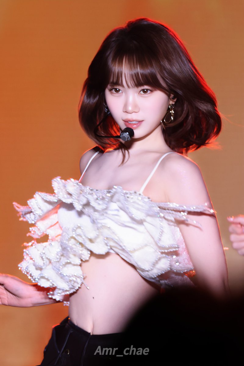 chaewonIqs's tweet photo. THE HAIR IS HAIRING https://t.co/8WKeR1sBeD