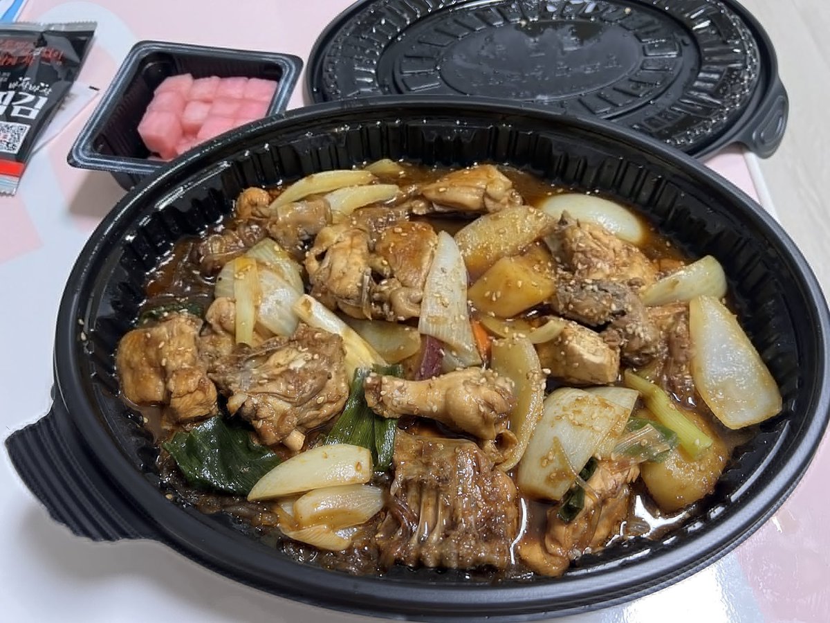 Abstract___or's tweet image. 다들 맛있는거 드시는거 같아서 저도 맛있는거 시켰어요