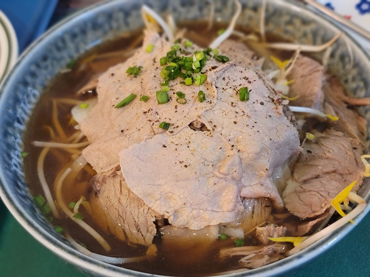 Shallow___py's tweet image. 이미 눈치 챈 사람도 있겠지만 맞다, 나 사실 베트남 사람이다