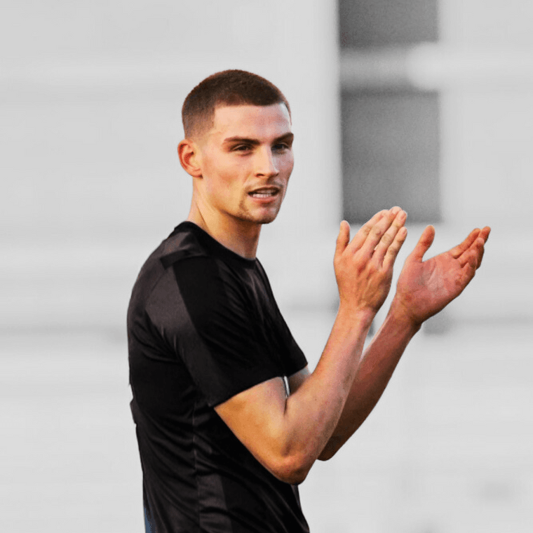 Local lad Drew becomes a Canary. #Pitchero
pitchero.com/clubs/barwell/…