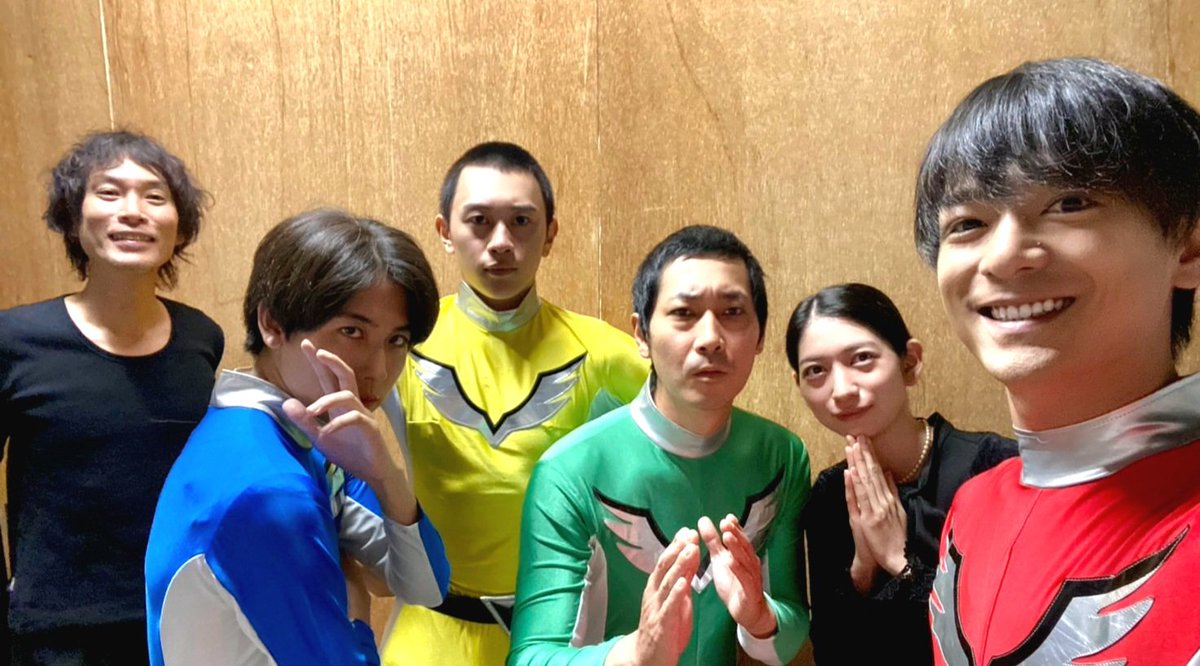 安達健太郎と役者がコントするLIVE
三日間５公演ありがとうございました！！
出しきりました！
これからも慢心せず磨き続けていきたいと思います！