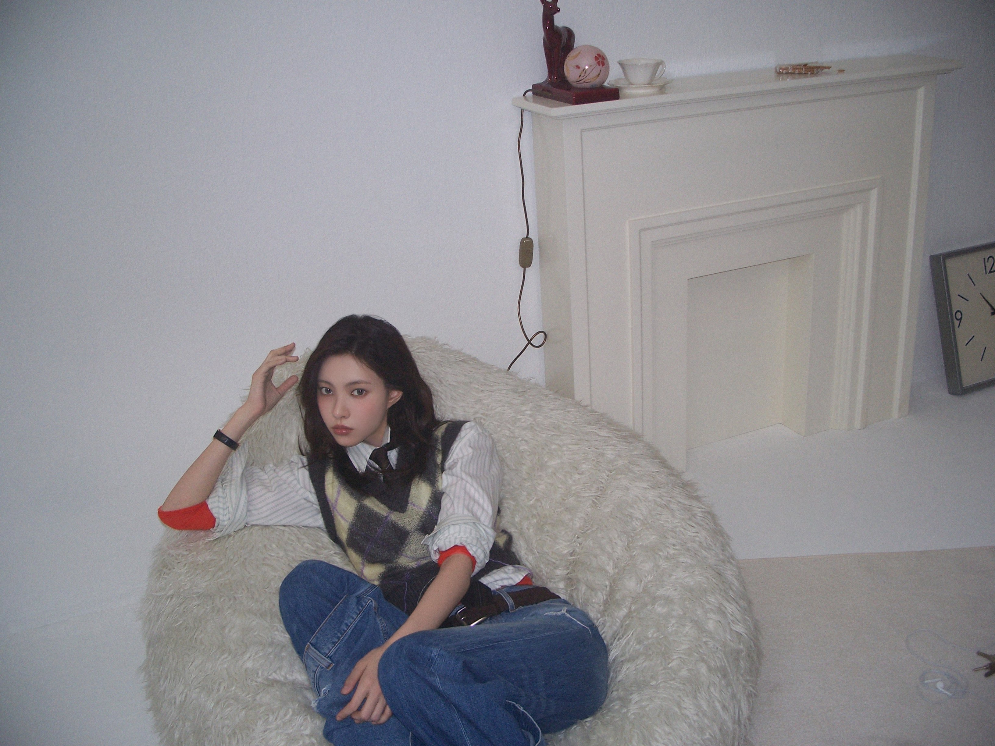 ILLIT(아일릿) 'bomb' Concept Photo (GLLIT Ver.) | 인스티즈