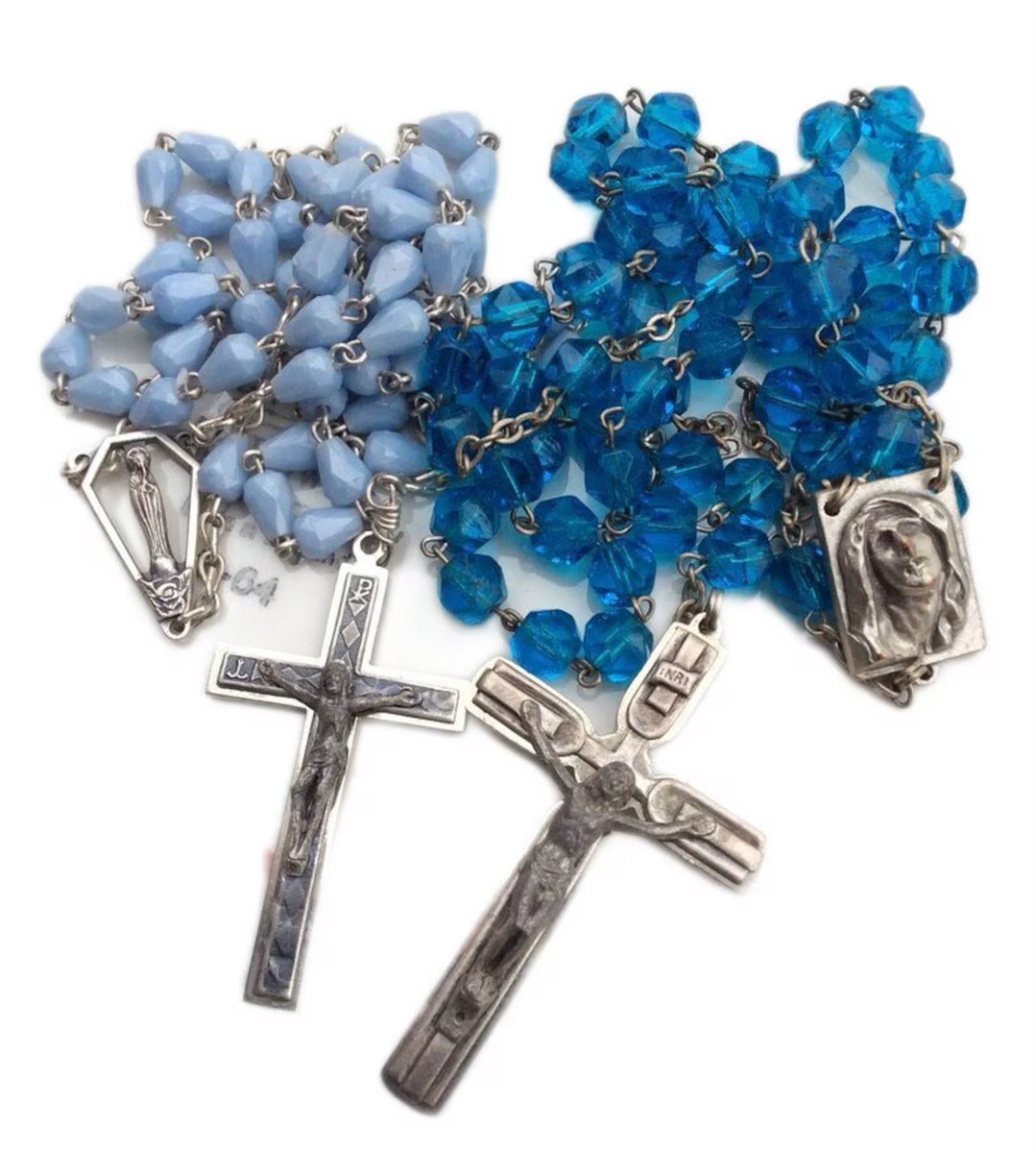 CA$45.00
Vintage #mediation #prayerbeads #rosary #beads #silvercross #babyblue #Catholic #MotherMary #Psalternecklace from
CrowVanity #etsy #etsyvintage #etsyjewelry #etsyvintagejewelry #vintagejewelry #estatesale #religiousjewelry 
 etsy.com/ca/listing/165…