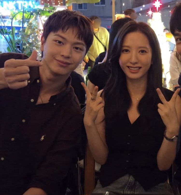 Everyone knows they have a selfie together but they won’t post it because:  Idol Life 

#YookSungjae #육성재
#김지연 #KimJiYeon #귀궁 #TheHauntedPalace