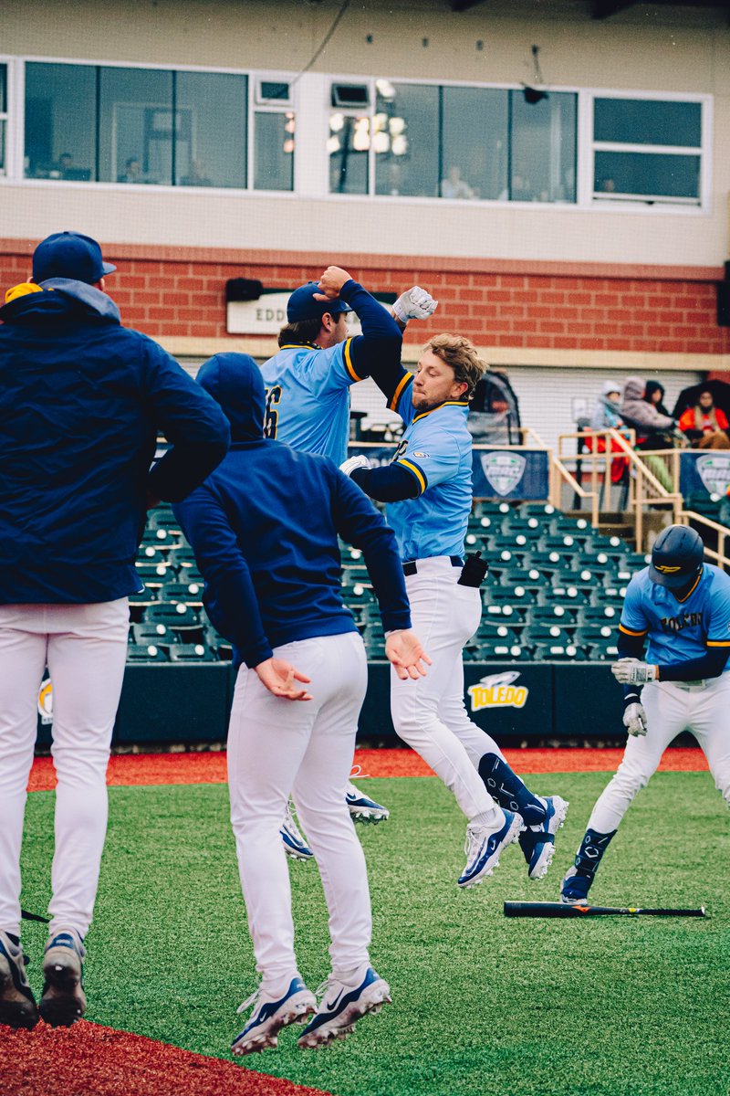 ToledoBaseball's tweet image. We love being on the diamond with our friends 😁

#TeamToledo | #NationalBestFriendsDay
