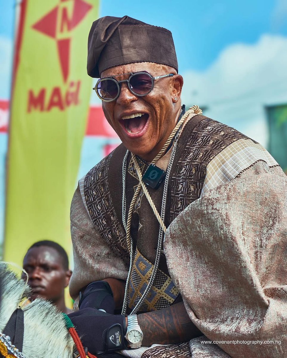 Farooq Oreagba came prepared on his horse back at the Ojude Oba Festival, King of Steeze! 🤩🔥