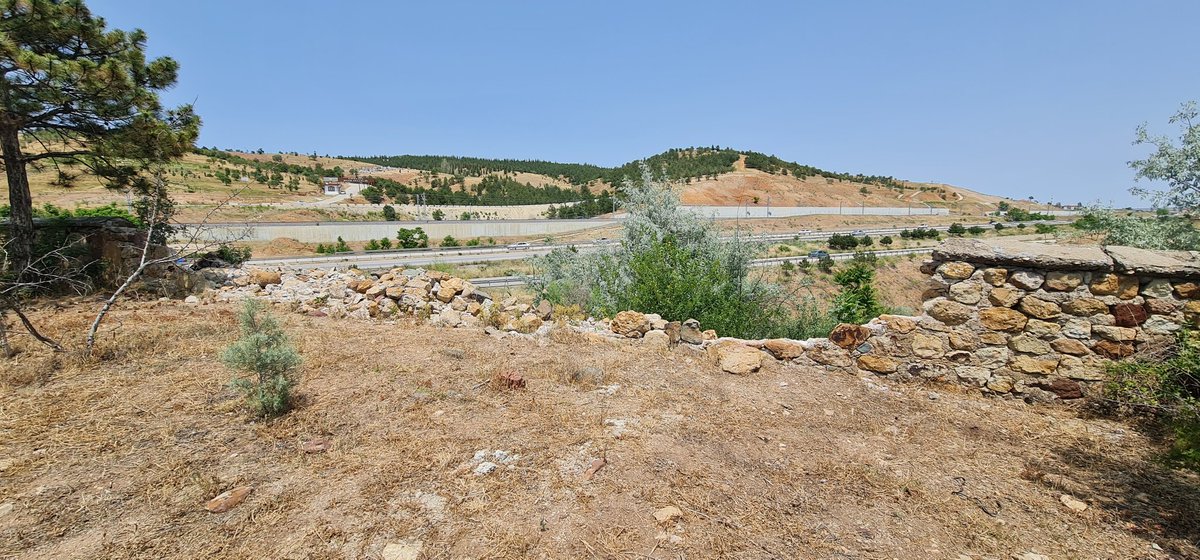 <a href="/onalahmet71/">Av. Ahmet Önal</a> Kırıkköyü Mezarlıgi , yukaridan duvar yikilmaya baslamis, belediye olarak kismi iyilestirme yapabilirseniz ,seviniriz, surekli orda olamiyoruz <a href="/kirikkalebld71/">Kırıkkale Belediyesi🇹🇷</a> <a href="/TC_kkalevalilik/">Kırıkkale Valiliği</a> <a href="/mvmustafakaplan/">Mustafa Kaplan</a>