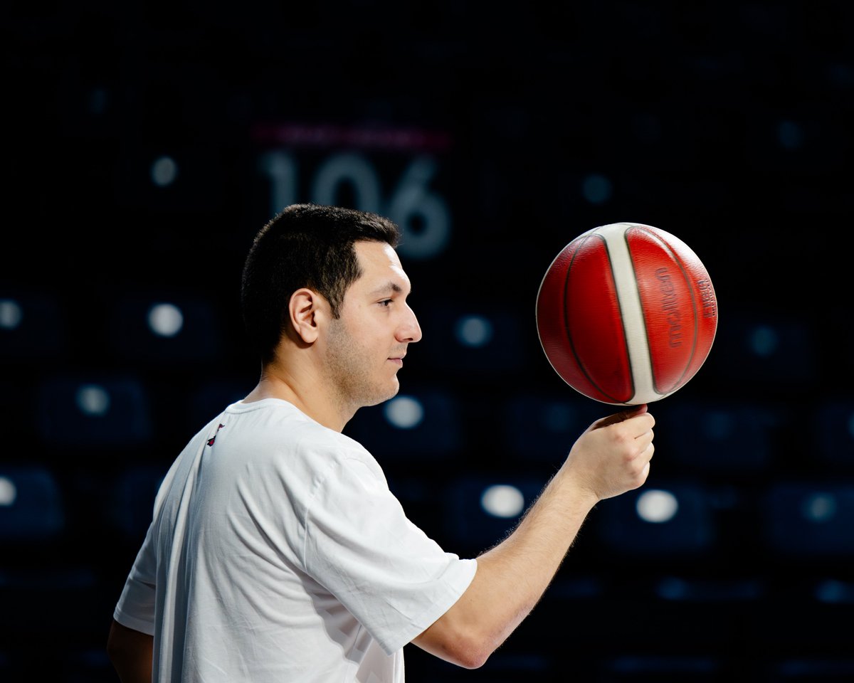 BKBasketbol's tweet photo. 📸 Türkiye Sigorta Basketbol Süper Ligi Play-off Yarı Final serisi 3. maçında evimizde 𝐅𝐞𝐧𝐞𝐫𝐛𝐚𝐡𝐜̧𝐞 𝐁𝐞𝐤𝐨 ile oynayacağımız karşılaşmanın hazırlıklarını tamamladık.

❤️💙 #FlyHighTogether | @basketsuperligi #AvrupanınEnSüperi https://t.co/17vKyDOckc