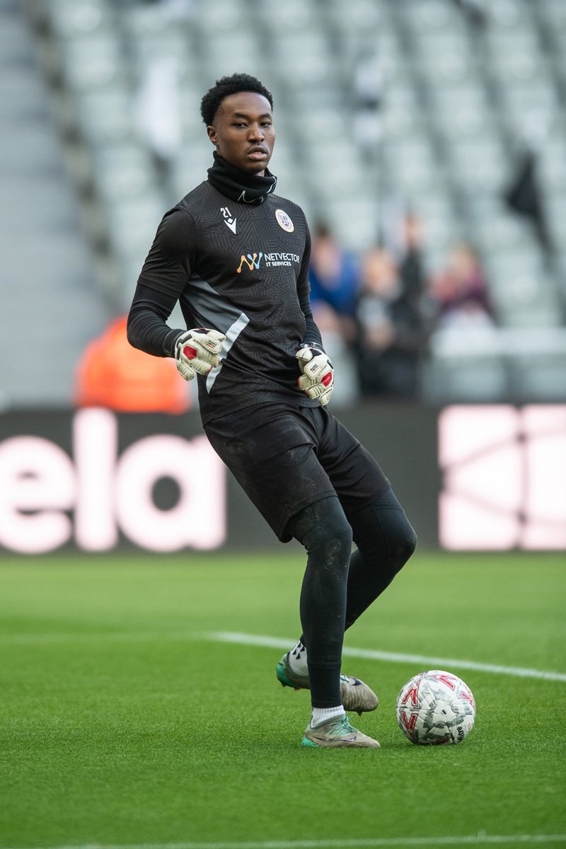 Name: David Aziaya
Age: 20
Position: Goalkeeper
Height: 6ft 6
Location: London (Bromley)
Previous Clubs: Norwich City 21s (2021-23), Bromley (2023-25), Salisbury (24/25 loan), Finn Harps (League of Ireland 24/25 loan)

Looking for Step 1-2