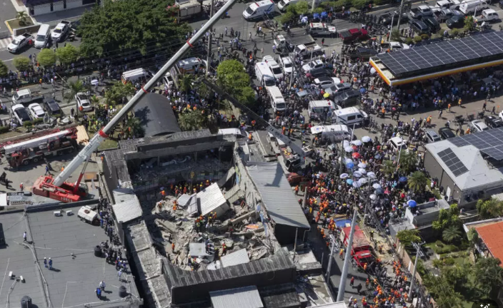 Colapso en discoteca Jet Set: Víctimas siguen sin ayuda estatal completa, dos meses después defensores.net/noticia/colaps…