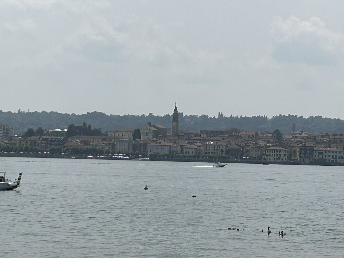 Lago Maggiore e la città Angela.  Che bello!
