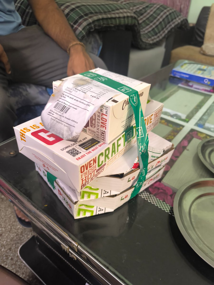 Sahil95official's tweet photo. What type of fraud Zomato is running now a days. Ordered 3 pizza nd got only two. Informed delivery partner and he took pic also and i have informed the smae on same to support team. They are openly rejectng 2 listen and refund. @zomatocare @deepigoyal @zomato.  Who will bear it https://t.co/FcA3I0b8HL