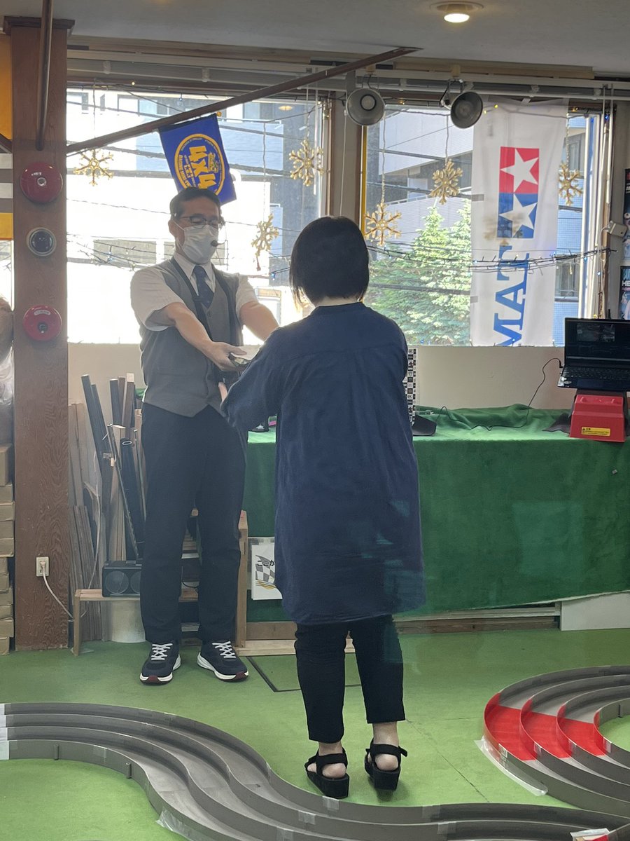 DYHTY8isoi65512's tweet image. ミニ四駆一家、まさかの展開…
今月はステチャレ3rdラウンド‼️
今週も土、日曜日と家族で参戦😤

まさか、嫁が全勝優勝🏅息子二人と静岡のチケットを取る日が来るなんて🎫…

どうした‼️父ちゃん‼️
嫁に先を越される日が来るなんて…

まるこ　おめでとう㊗️
恥ずかしいから🫣口で言えないけど😶