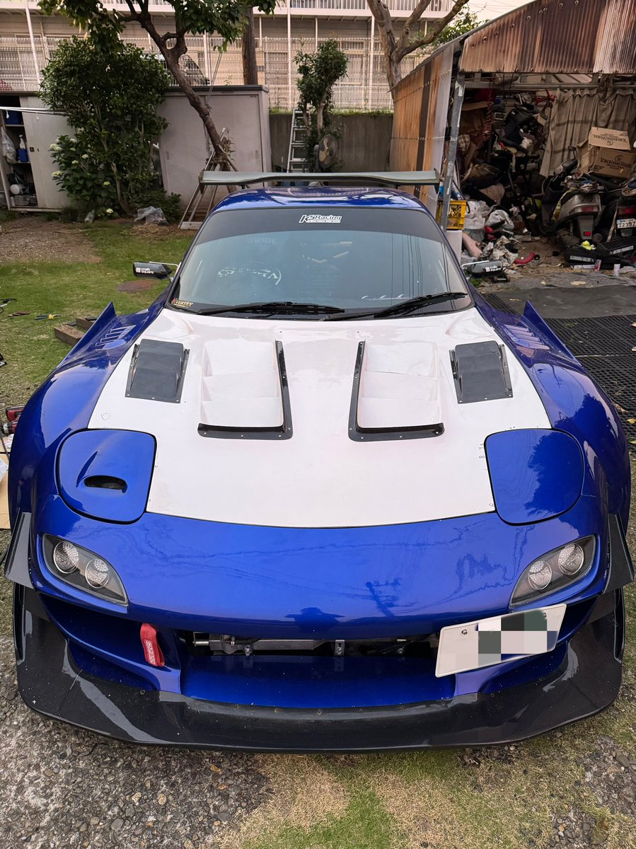 binbou_FD3S's tweet image. ボンネットにガーニーとRGN 3連ダクトの取り付けをしました👍👍👍
そして何ヶ月振りの公道へ笑笑🚗💨
ロールケージの効果なのか?
久しぶりだからか?ww
あからさまに箱が硬い感じがしますwww
当て板も3.2mm厚の鉄板を切り出して
削って塗装して完璧です💯
FDは軽く流すだけでも気持ち良い☺️