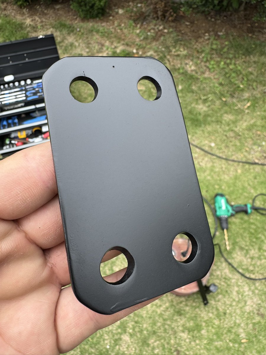 binbou_FD3S's tweet image. ボンネットにガーニーとRGN 3連ダクトの取り付けをしました👍👍👍
そして何ヶ月振りの公道へ笑笑🚗💨
ロールケージの効果なのか?
久しぶりだからか?ww
あからさまに箱が硬い感じがしますwww
当て板も3.2mm厚の鉄板を切り出して
削って塗装して完璧です💯
FDは軽く流すだけでも気持ち良い☺️