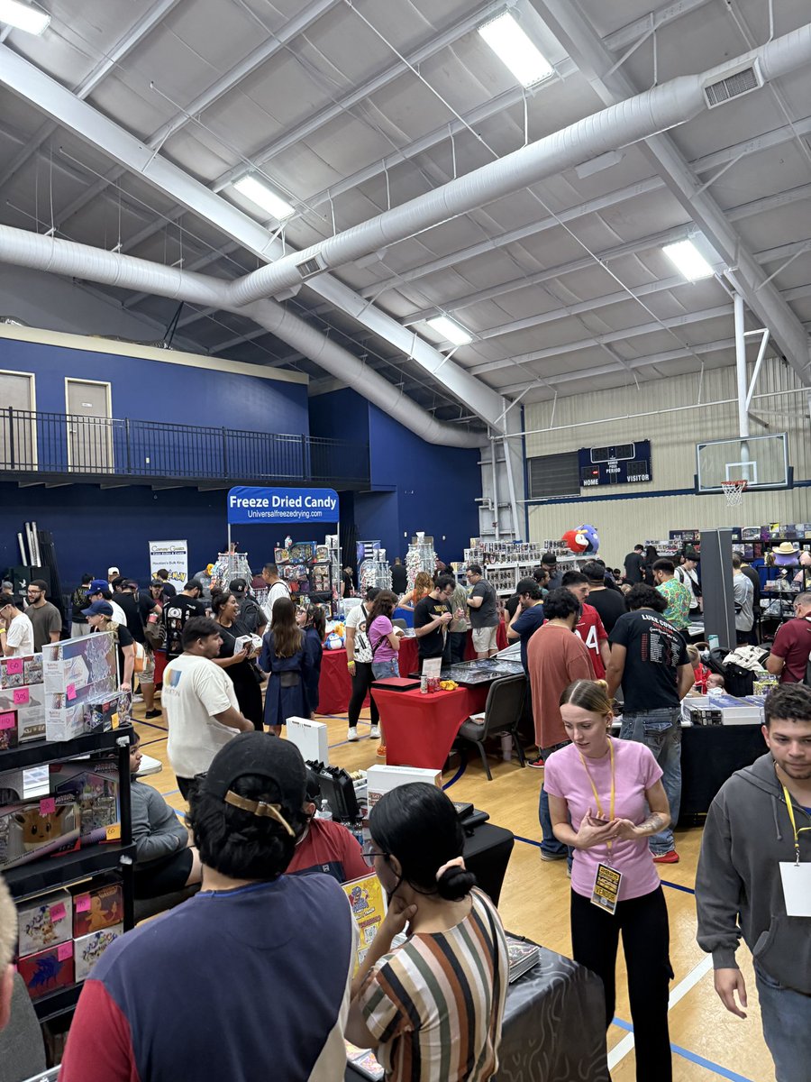 Today in San Antonio, Texas:

Cards &amp; More Expo
cardsandmoretour.com

Sunday 10AM - 6PM
❗️NEW VENUE ❗️
5415 N Loop 1604 E

<a href="/CardPurchaser/">Card Purchaser</a> #thehobby