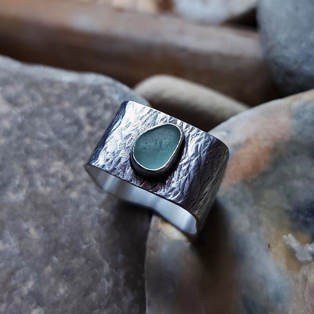 i_love_dolly's tweet image. Happy Sunday @UKGiftHour ❤️
Sharing this square sea glass ring with you today. Holds one beautiful nugget of aqua glass 😊
I've got a cheeky Sunday discount code in place too - use SUNDAY5 at checkout just for today!
ilovedollyjewellery.co.uk/rings/aqua-sea…
#UKGiftAM #UKGiftHour