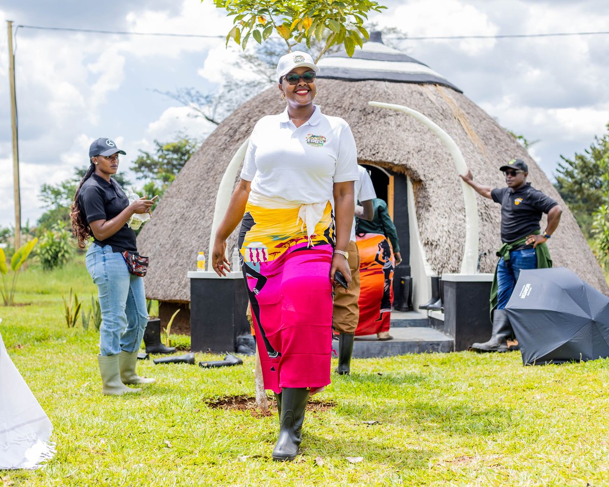 LoneWalker_256's tweet photo. This Heroes Day, come celebrate the hands that grow, build, and protect.

At @kaynelafarmsltd, every visit is a tribute to legacy, courage, and the beauty of our roots. 🌾💛

📞 +256701116511
🌐 https://t.co/IbSfDHej0E

#HeroesDay || #KaynelaFarms || #ExploreUganda https://t.co/WXYy1qyDCY