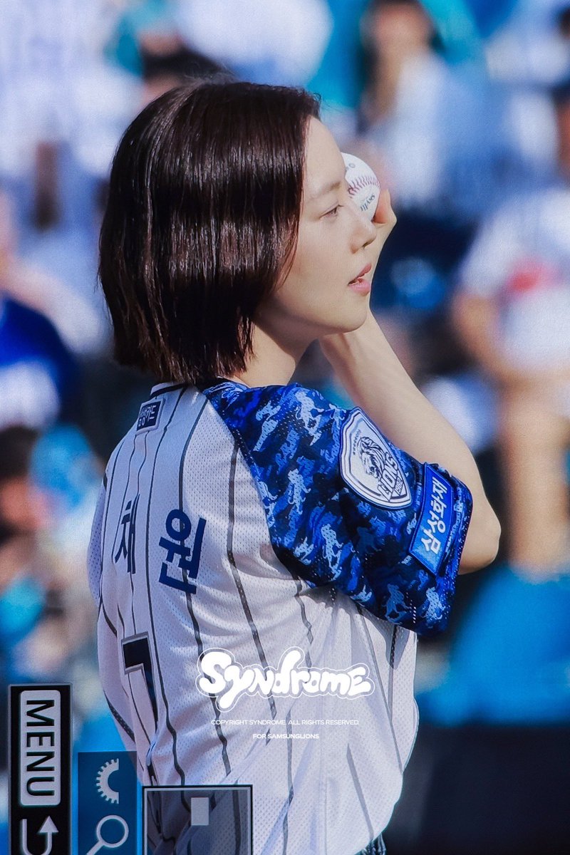 LionsSyndrome's tweet photo. 250608 #문채원 삼성라이온즈 시구 https://t.co/jAl5EV8N0O