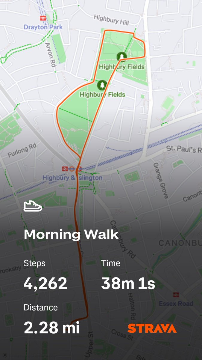 BigIainS's tweet image. As injured had to make do with a walk on my next stop of the @RunComPod heritage trail.
A walk around Highbury Fields to the squarks of parakeets.
I wasn't running so a little grumpy...