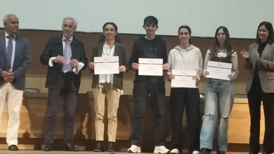 .<a href="/radio3_rne/">Radio 3</a> Comenzamos en la cultura y educación ciudadana de la #PlastisferaRadio3, cómo no, con una profesora, investigadora, que ha convertido a sus alumn@s del <a href="/iesfrojas/">IES Fernando d Rojas</a> en investigador@s para divulgar y hacer que todo nos vaya mejor...