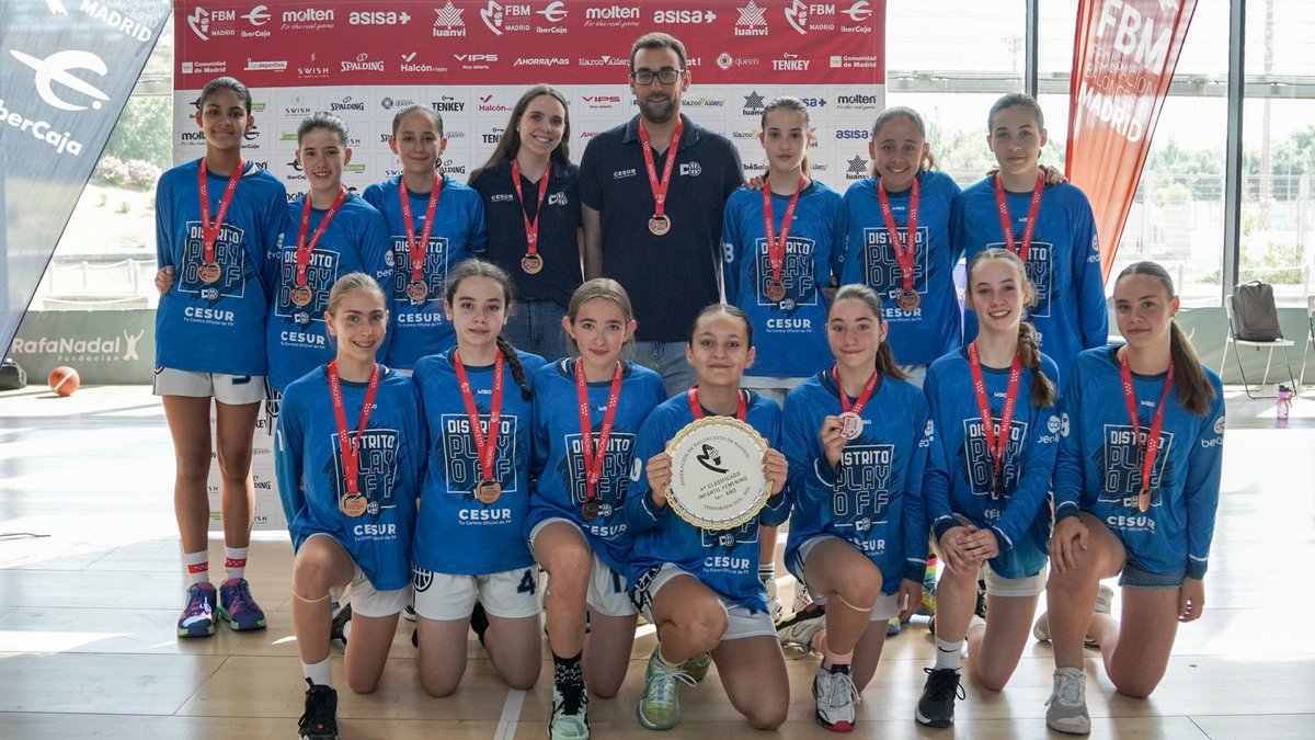 DistritOlimpico's tweet photo. 💙𝐄𝐋 𝐈𝐅𝐁 𝐄𝐒 𝐂𝐔𝐀𝐑𝐓𝐎 𝐃𝐄 𝐌𝐀𝐃𝐑𝐈𝐃💙

😍Nuestras infantiles consiguen el cuarto puesto de Madrid en el Día del Preferente ¡GRANDES!

#FamiliaDO #IFB https://t.co/xdv7Ox7bk5