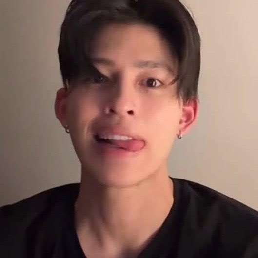 Chew ☾ tweet media