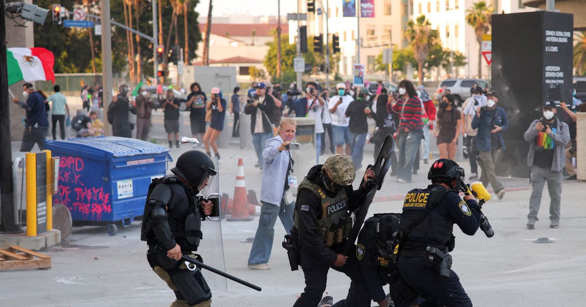 Communists Should Avoid Establishment and Media Manufactured Street Violence

The situation in Los Angeles is heavily being developed and run by the DNC.  Biden deported 4.7 million people in his first term and very few to none of these people were in the streets for that.  Does
