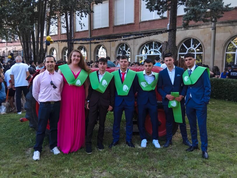 Una nueva promoción cierra etapa… ¡y comienza su camino hacia el mundo profesional!
Gracias a estudiantes, familias y profes por hacerlo posible.
📸 ¡Así lo vivimos! 👇

#GraduaciónRíoTormes #FPconFuturo #FormaciónProfesional #SomosRíoTormes