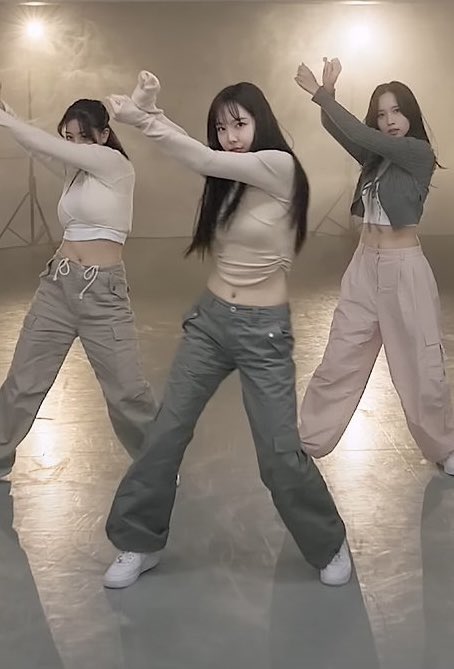 usedbysth_'s tweet photo. ส่งต่อ Sculptor Bootscut Cargo Pants Gray
(แค่ลอง ไม่เคยใส่ค่า)

Size : S (เอว 27.95” สะโพก 40.94” ยาว 39.37”)
ราคา : 1,400 ส่งฟรี

สอบถามเพิ่มเติมได้ค่า

#ส่งต่อเสื้อผ้า #ส่งต่อแบรนด์เกาหลี #ส่งต่อเสื้อผ้ามือสอง #ส่งต่อsculptor #sculptorthailand #พรีออเดอร์เกาหลี https://t.co/Zh740gPoco