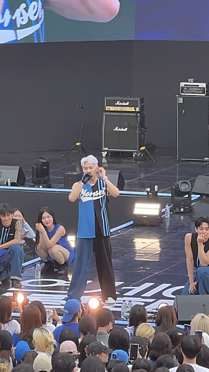 prdsoul_ddef's tweet photo. 와뱀이 개멋읶어!!!!!!!!!!💙💙💙
#bambam #뱀뱀 @BamBam1A https://t.co/n8M5eJxHQh