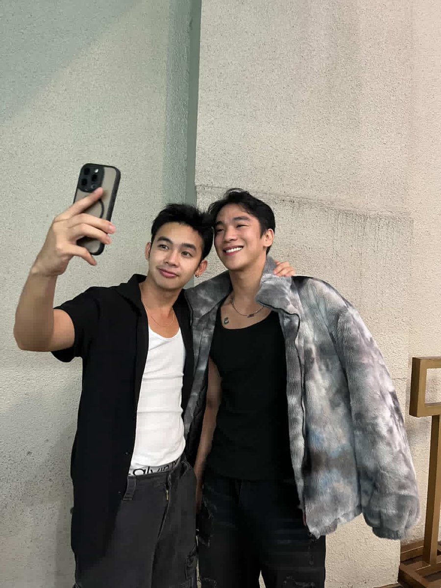 markuscale's tweet image. Collab? @aaron_piercer 🤪