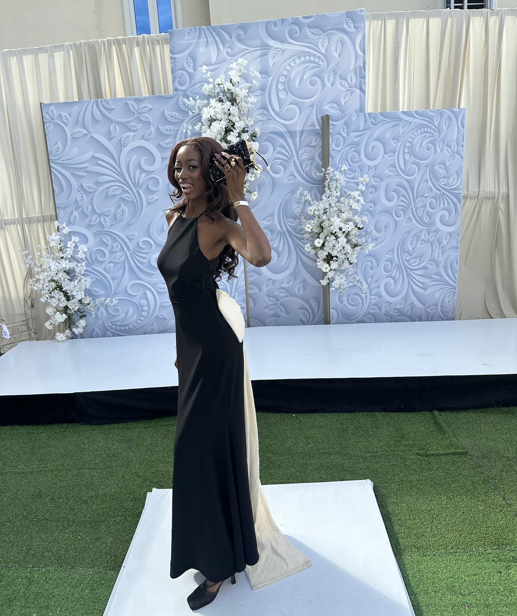 toyobammy's tweet image. My friend got married!🥺🎉🖤
#weddingguest