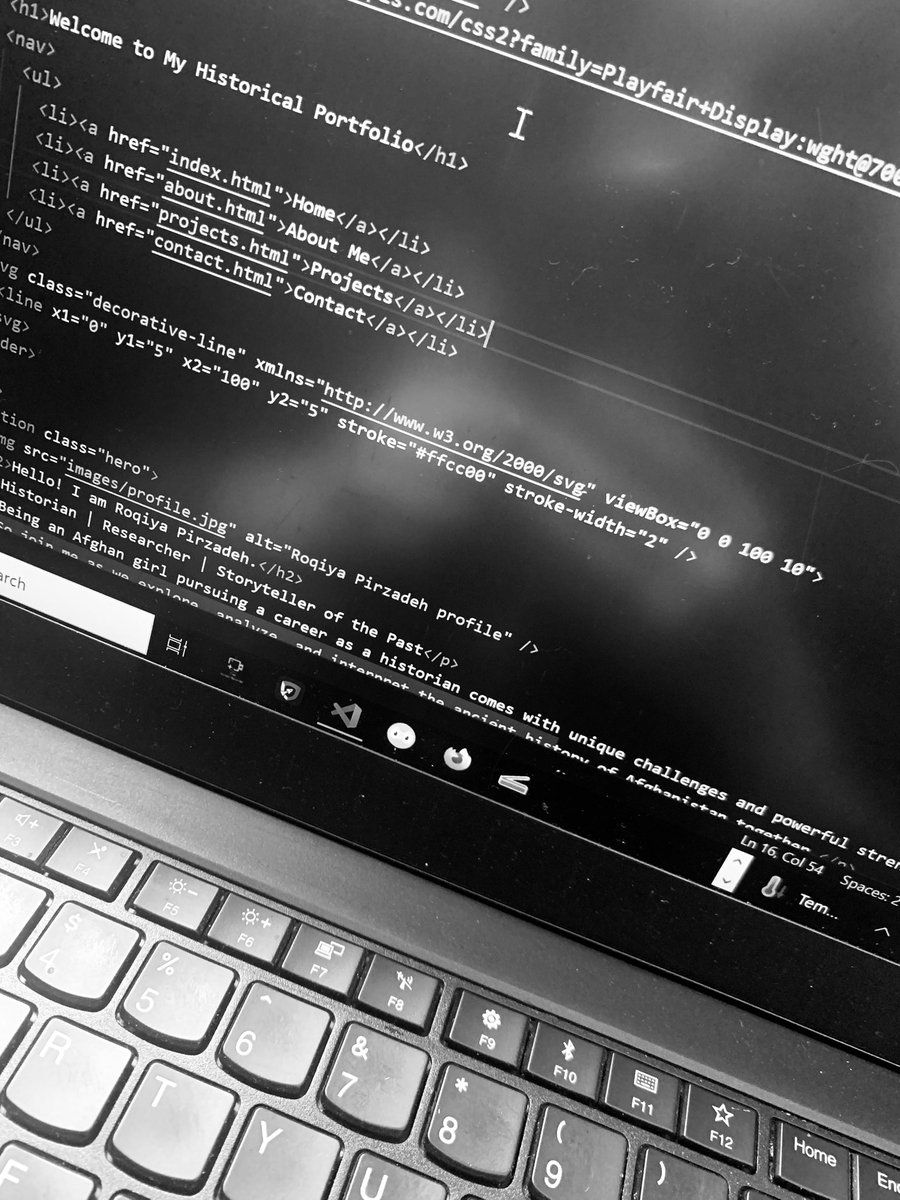 Roqiyapirzadeh's tweet image. Eid days with HTML and CSS 
So fantastic 
@E_Ehrari 
@Wajiha_Niazi 
#HTML
#CSS
@CodeToInspire 
#AfghanGirlCode