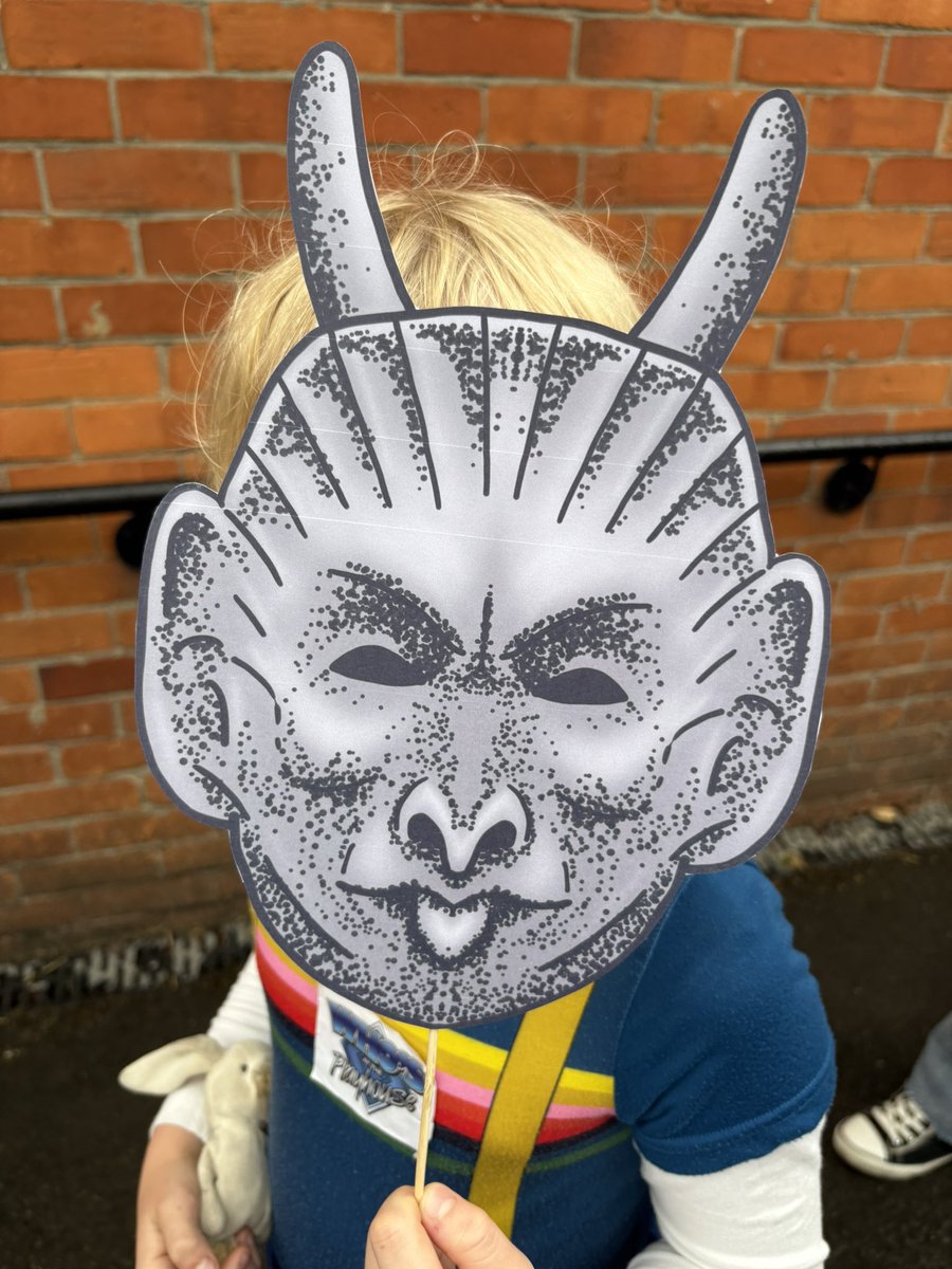 LittleWhoGirl's tweet photo. This is your ***BOK WARNING***

Devils End Photos incoming!

#DoctorWho #DevilsEnd https://t.co/CcihADuC5m