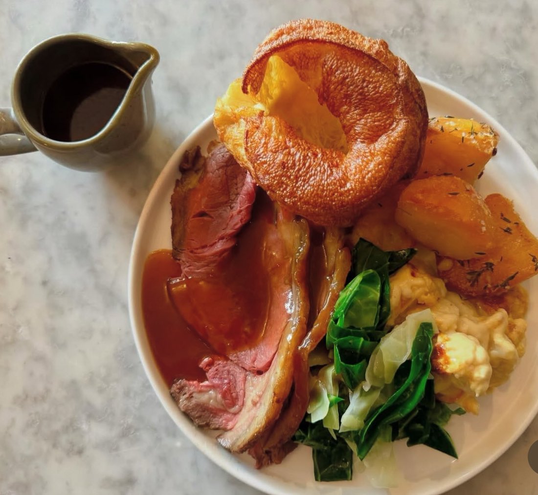 Sunday lunch served from Noon ✨
Call 01494 676308 to book 
#Beaconsfield #Chilterns