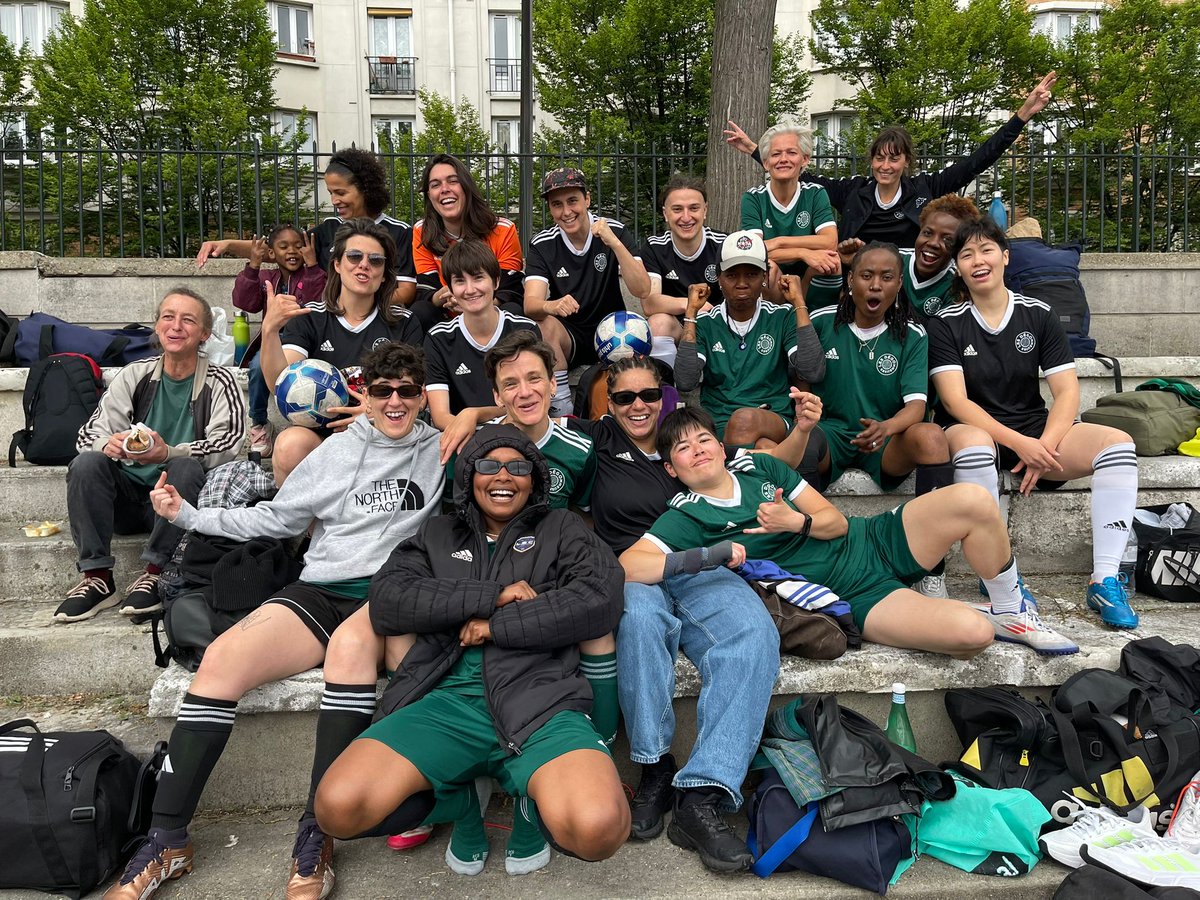 ⚽️Les Dégommeuses✊🏾 (@lesdegommeuses) on Twitter photo Les Dégos au tournoi #qiff organisé par <a href="/fcpaec/">FC Paris Arc En Ciel</a> et <a href="/PanamPrideFC/">PanamPride Football Club</a> 🪩⚽🎊 Les Dégos au tournoi #qiff organisé par <a href="/fcpaec/">FC Paris Arc En Ciel</a> et <a href="/PanamPrideFC/">PanamPride Football Club</a> 🪩⚽🎊