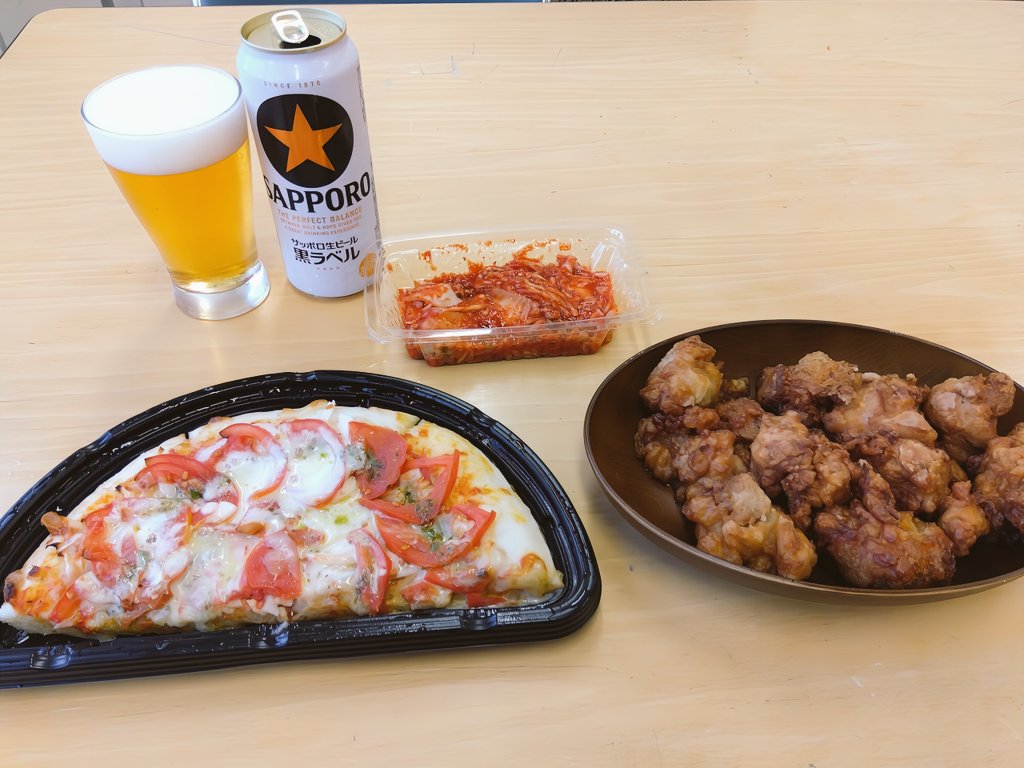 本日もお疲れ様でした！！
なんとか家事全部終わらせましたが、24時間明けは眠気ヤバいですなw
しかしビールは五臓六腑に染み渡るほど美味い(´；ω；｀)ﾌﾞﾜｯwww
普段と違う勤務環境で仕事すると色々と気になる部分が見える故、口出したくなりますが…

乾杯(｀･з･)ﾉＵ☆Ｕヽ(･ω･´)