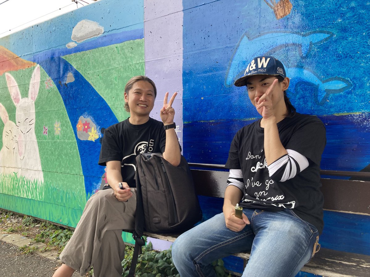 【BIGUP SOKA】新町一樹a.k.aゴミ拾いドレッド (@bigupsoka) on Twitter photo 学びの時間
<a href="/raynamake/">Ray @ MeGo</a> 堺さんをお招きして
相談役・くに君とドレッドおじさん
ホモサピエンス長毛種3匹の会談
谷塚でのゴミ拾い後にスロースカフェへ
ナマケモの話
ごみの話
民間と行政の話
できることはまだまだある。と気づけた日
感謝🙏
#BIGUPSOKA 学びの時間
<a href="/raynamake/">Ray @ MeGo</a> 堺さんをお招きして
相談役・くに君とドレッドおじさん
ホモサピエンス長毛種3匹の会談
谷塚でのゴミ拾い後にスロースカフェへ
ナマケモの話
ごみの話
民間と行政の話
できることはまだまだある。と気づけた日
感謝🙏
#BIGUPSOKA