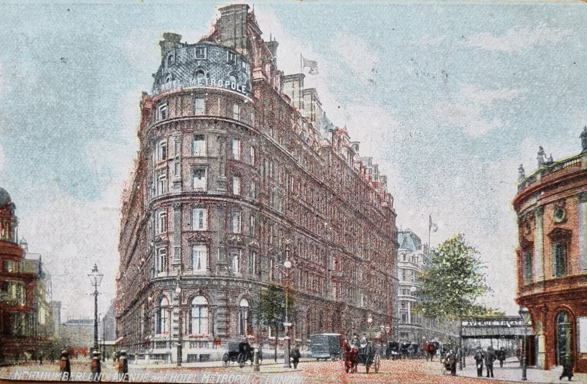 Postcards of London tweet media