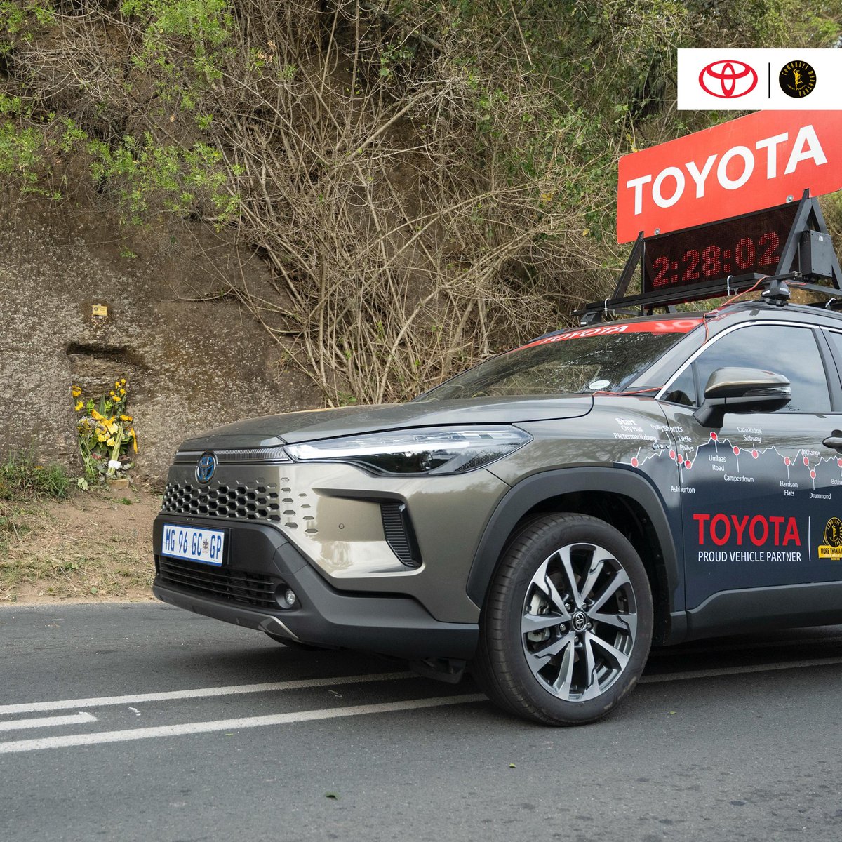 ToyotaSA's tweet image. Since 2010, the official @ComradesRace cap by Toyota has been more than just gear, it’s a badge of honour. 🧢 Hats off to the runners for making it this far. You’re doing so well. #Comrades2025 #FilledWithLife