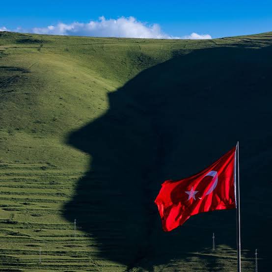 contextardahan's tweet photo. @bpthaber Vatan hainlerini, vatansızları kudurtmaya gölgesi bile yetiyor, öyle büyük bir lider https://t.co/gQOwHmU9WQ