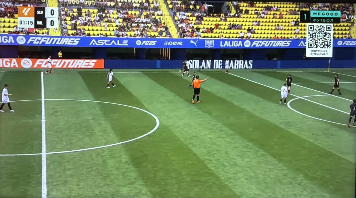 На Мегого вже кілька днів йде пряма трансляція дитячого турніру в Іспанії серед команд U-12 (Реал, Севілья, Валенсія, Сосьєдад…)

Український коментатор знає прізвища всіх дітей, тренерів, аналізує тактику…

Ну хоч майбутнє іспанського футболу знатимемо.