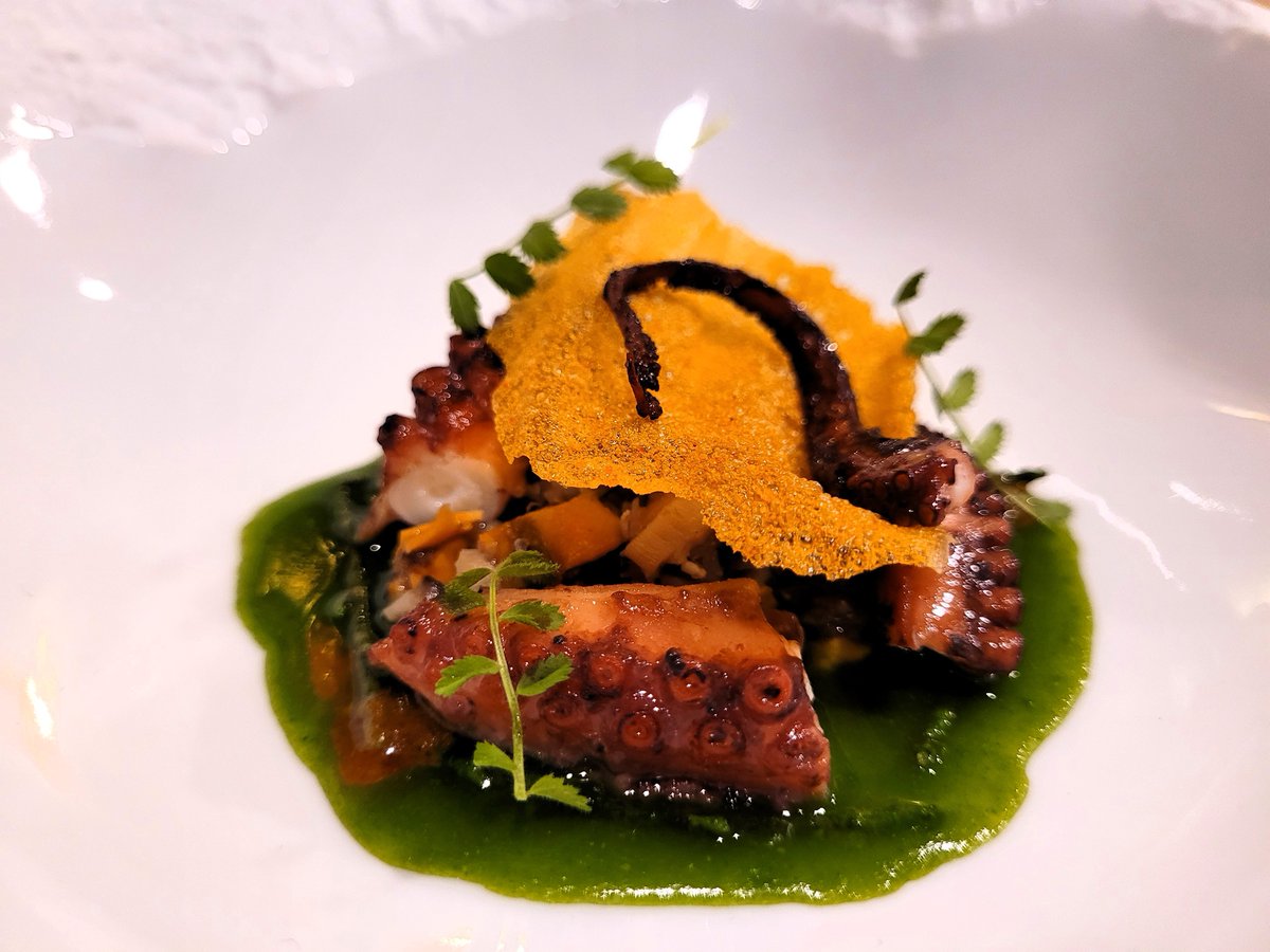 isaacaguero (@complicidadgast) on Twitter photo NUEVO POST <a href="/UnicRestaurant/">Unic Restaurant</a> : " Lo local como emblema".
Propuesta en Ibiza que abraza lo local huyendo de la pomposidad. Productores escogidos, ingredientes rescatados y una cocina que adopta la tradición desde la contemporaneidad.
Merece la visita.
complicidadgastronomica.es/2025/06/unic/ NUEVO POST <a href="/UnicRestaurant/">Unic Restaurant</a> : " Lo local como emblema".
Propuesta en Ibiza que abraza lo local huyendo de la pomposidad. Productores escogidos, ingredientes rescatados y una cocina que adopta la tradición desde la contemporaneidad.
Merece la visita.
complicidadgastronomica.es/2025/06/unic/