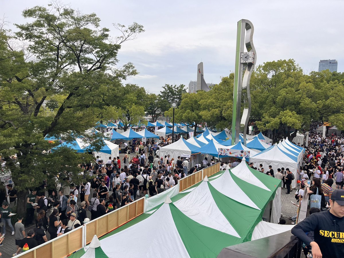rainbow_chiba's tweet photo. Tokyo Pride 2025無事完走しました〜🤗
「わたしも千葉県民です！」と何人もの方が声をかけてくださり、とても励みになりました🫶🏻
今年も千葉県弁護士会とコラボし、レインボー千葉の会の取組みを発信することができました☺️
グッズ販売の収益は学習会運営の費用にあてさせていただきます✨
また来年🌈 https://t.co/8VcUJFQP5c