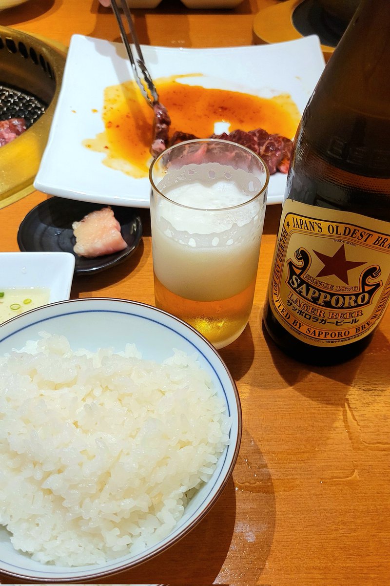 四条大宮駅そばにある

“天下の焼肉大将軍”ｻﾝ🥩🔥

地元民に愛される焼肉屋さん…

ホンマは“焼肉あにき”に

行きたかったんですが…ｻﾞﾝﾈﾝ💧

この他にもホルモン…タン塩…

テールスープ…石焼ビビンパを

頼みまくられ僕の奢りやと😭💸

ほな皆さんまた明日〜👋😆

 #大将軍四条大宮