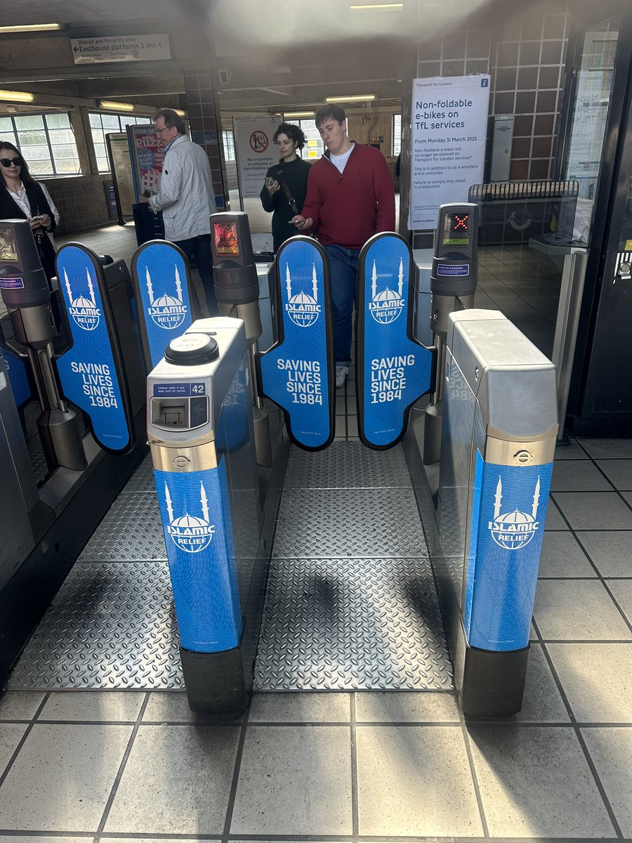 Getting on the tube this morning. I can only dream of a London where I get relief from Islam.