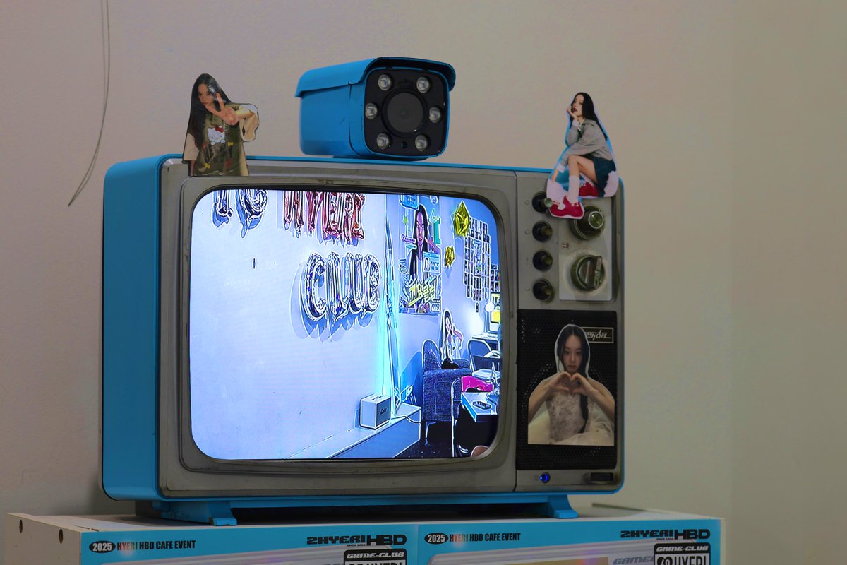 이쁘게 꾸며놓은 카페 잘 구경하고 갑니다💛

#혜리선배랑_같이_놀쟈
#Welcome_to_HYERI_CLUB