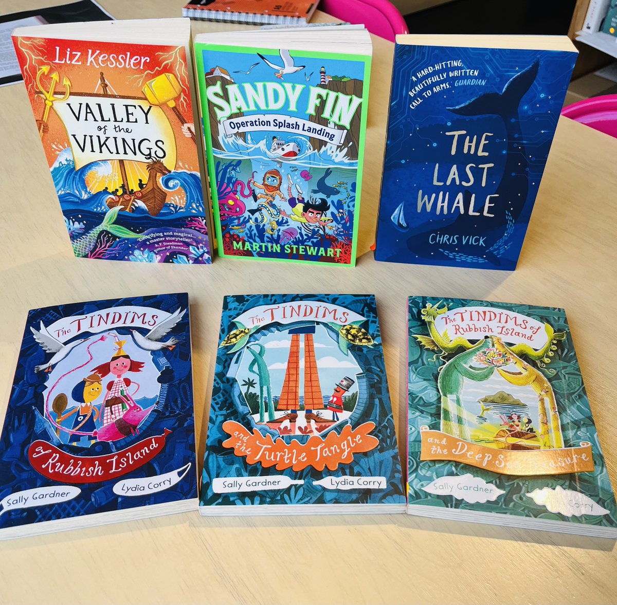 Dive below the waves and join the fight for our oceans this #WorldOceansDay with these wonderfully watery books with a conservation message at their heart. 

🐠 🐬 🐙 🌊 🐟 🏊‍♂️ 🫧